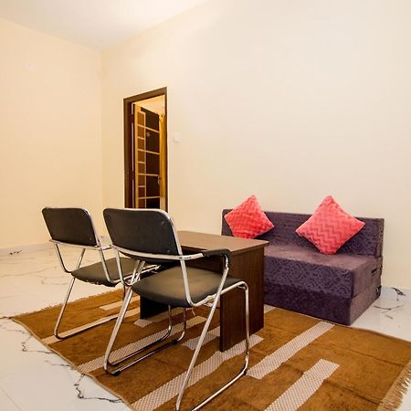 Pearl Suites, ตีรูปาติ ภายนอก รูปภาพ