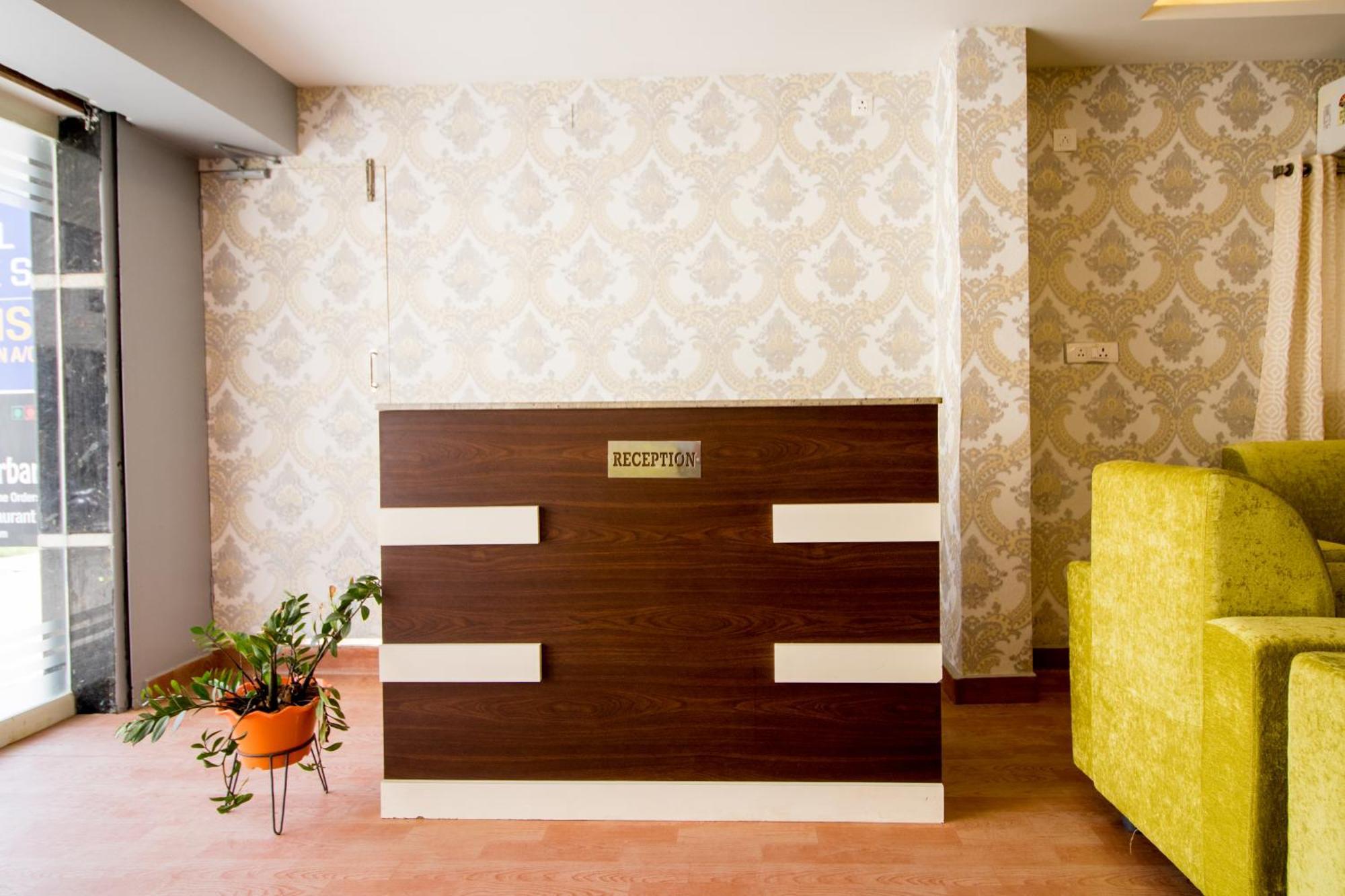Pearl Suites, ตีรูปาติ ภายนอก รูปภาพ